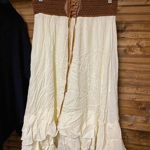 Onetheland cream skirt